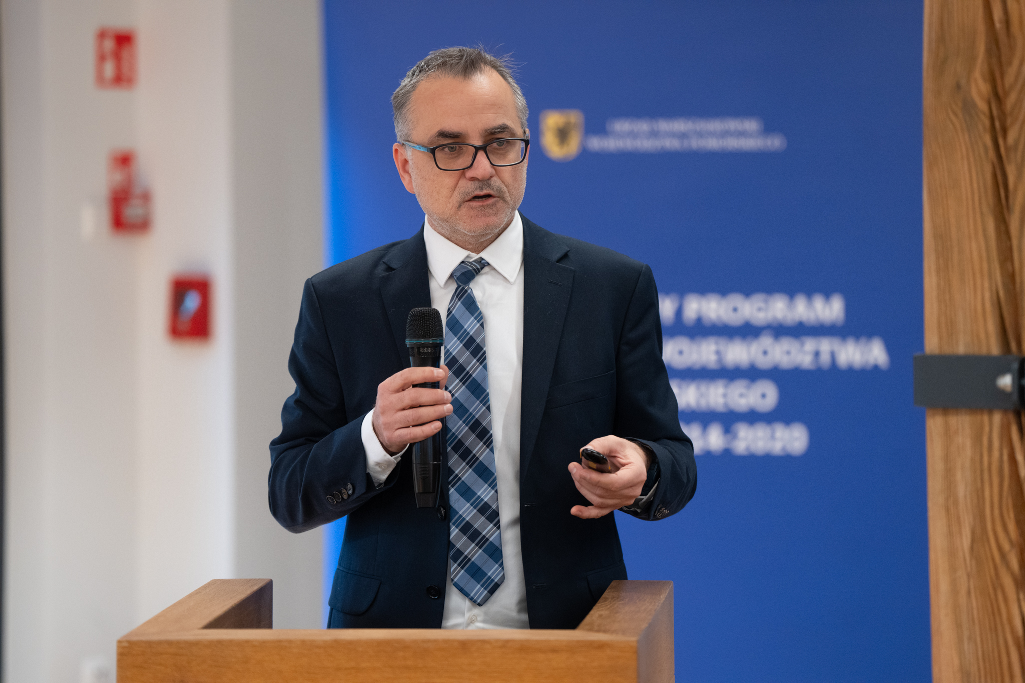 Jan Szymański - Dyrektor Departamentu Programów Regionalnych UMWP przemawia do uczestników wydarzenia