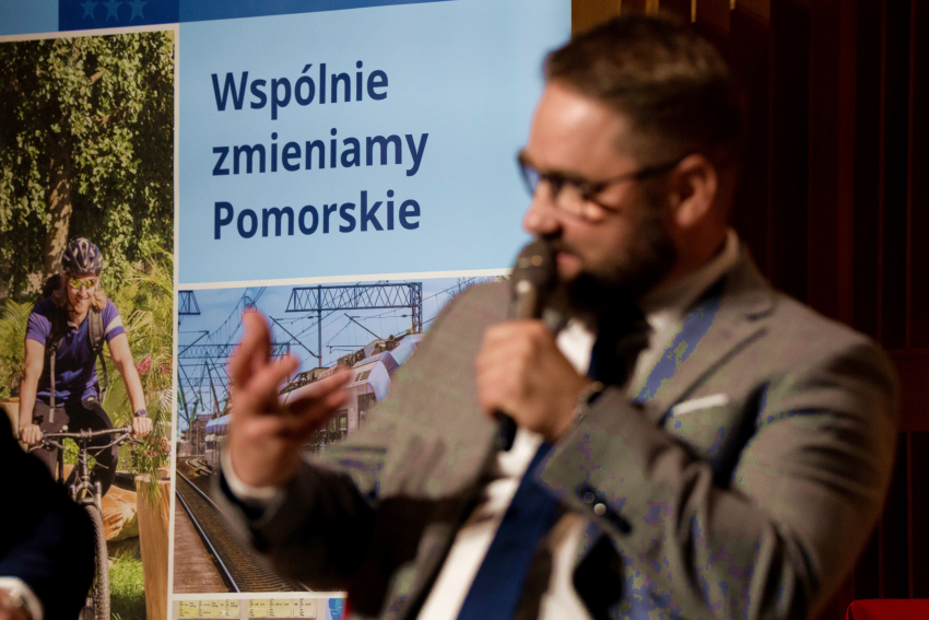 Uczestnik drugiego panelu dyskusyjnego