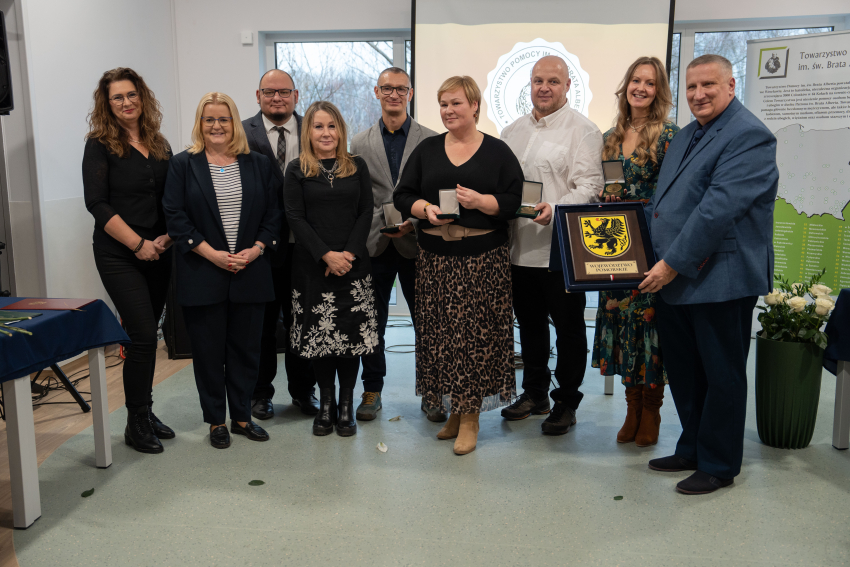 Uroczystość otwarcia punktu pomocy w województwie pomorskim, który prowadzi Towarzystwo Pomocy im. św. Brata Alberta