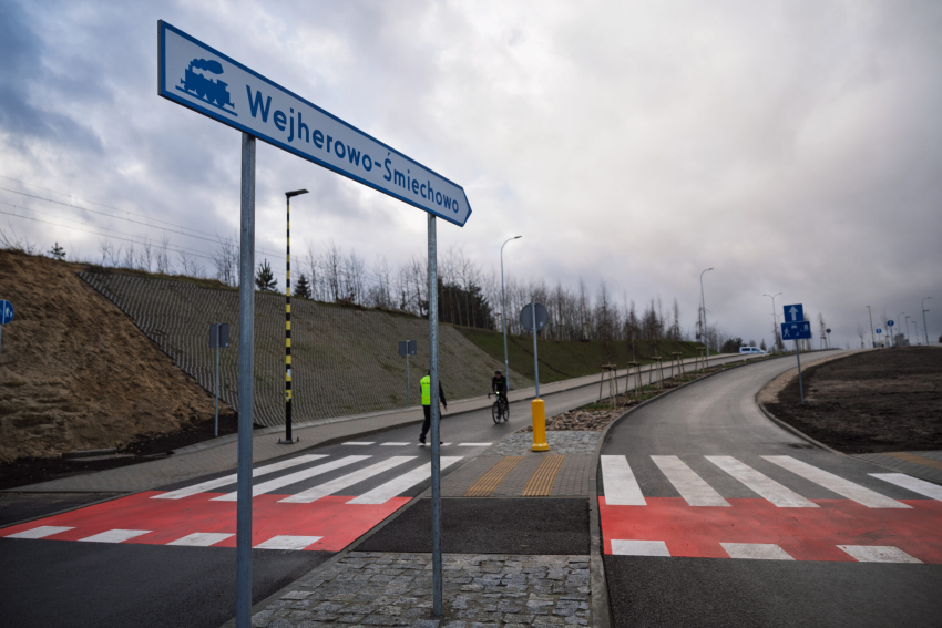 droga, węzeł, znaki drogowe 