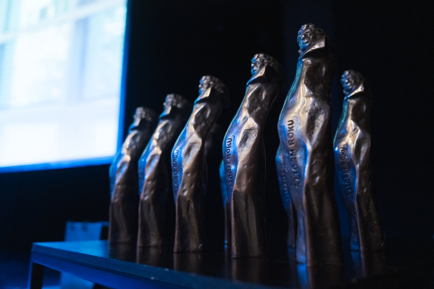 materiały promocyjne, statuetki 