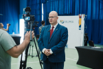 Starosta wejherowski Marcin Kaczmarek udziela wywiadu dla TVP Gdańsk