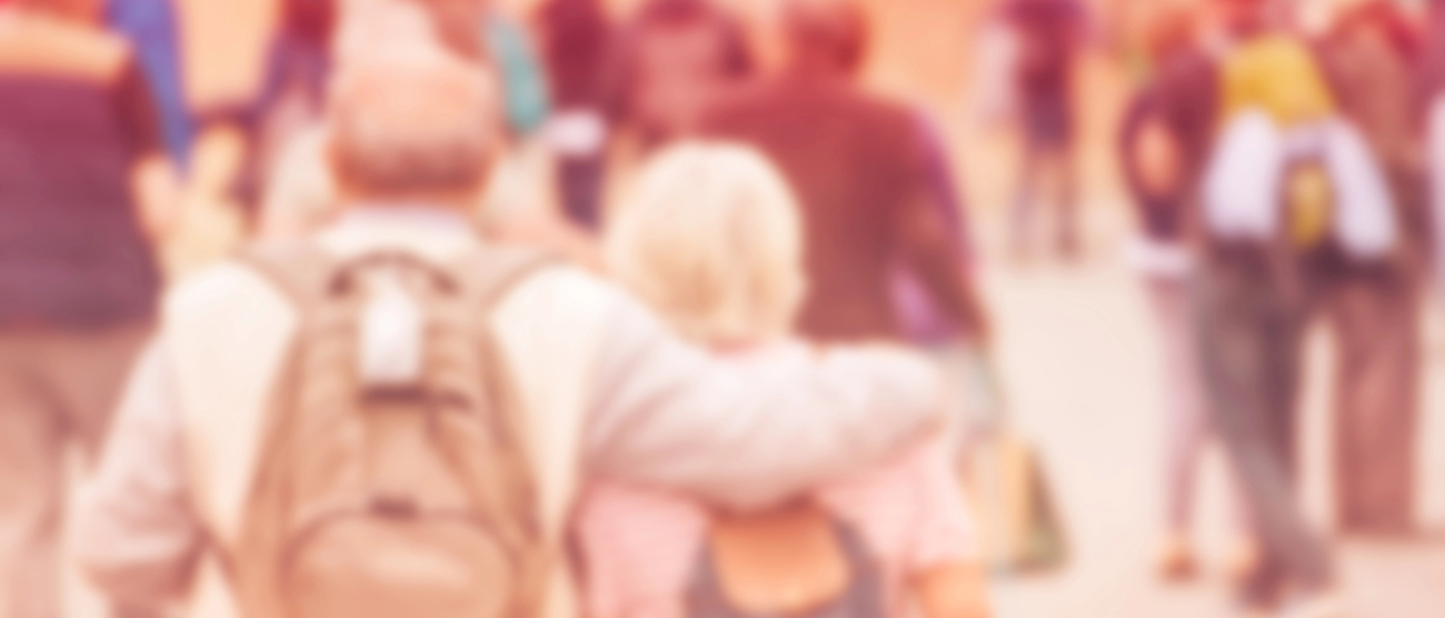 Rozmycie tłum ludzi starszych, ogólnej koncepcji społeczeństwa.