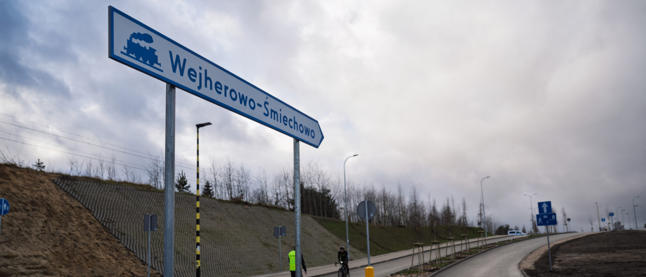 droga, węzeł, znaki drogowe 